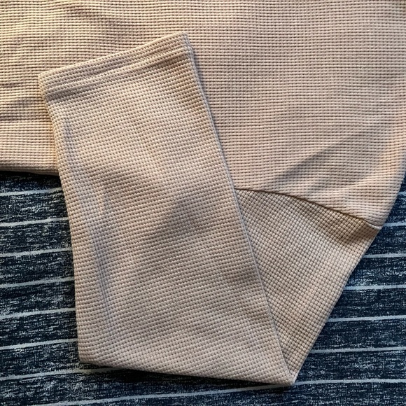 Light pink waffle long sleeve - Picture 4 of 4